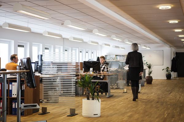 Ergonomia w pracy przy komputerze – od czego zależy?